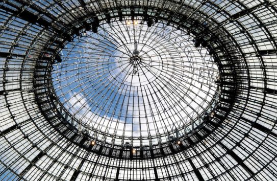 La Collection d’art contemporain de François Pinault s’invite au cœur de Paris. Sous la rotonde de l’ancienne halle au blé réinventée par l’architecte japonais Tadao Ando.