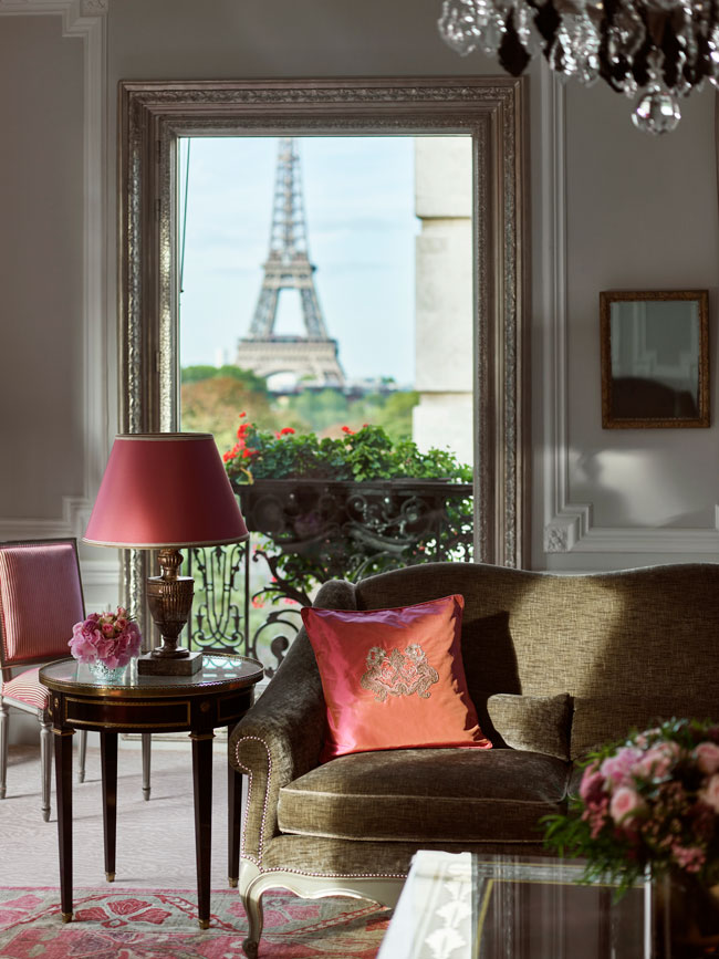 8e Hotel Plaza Athenee HauteCouture Suite Living by markread