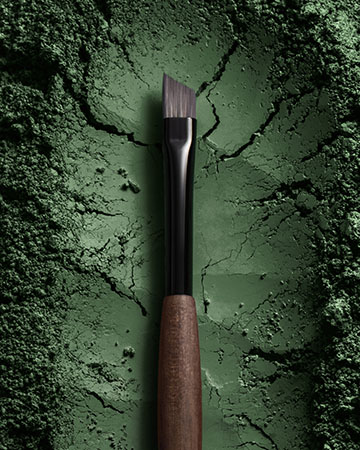 25_VBB_Campaign_ProductStills_Brushes_Define-Line_EW-Olive_150_RGB_4X5